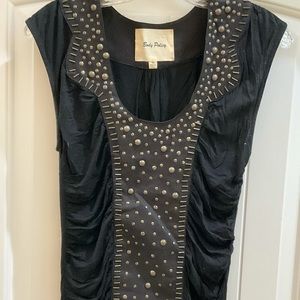 ‼️20‼️ embellished black top M
